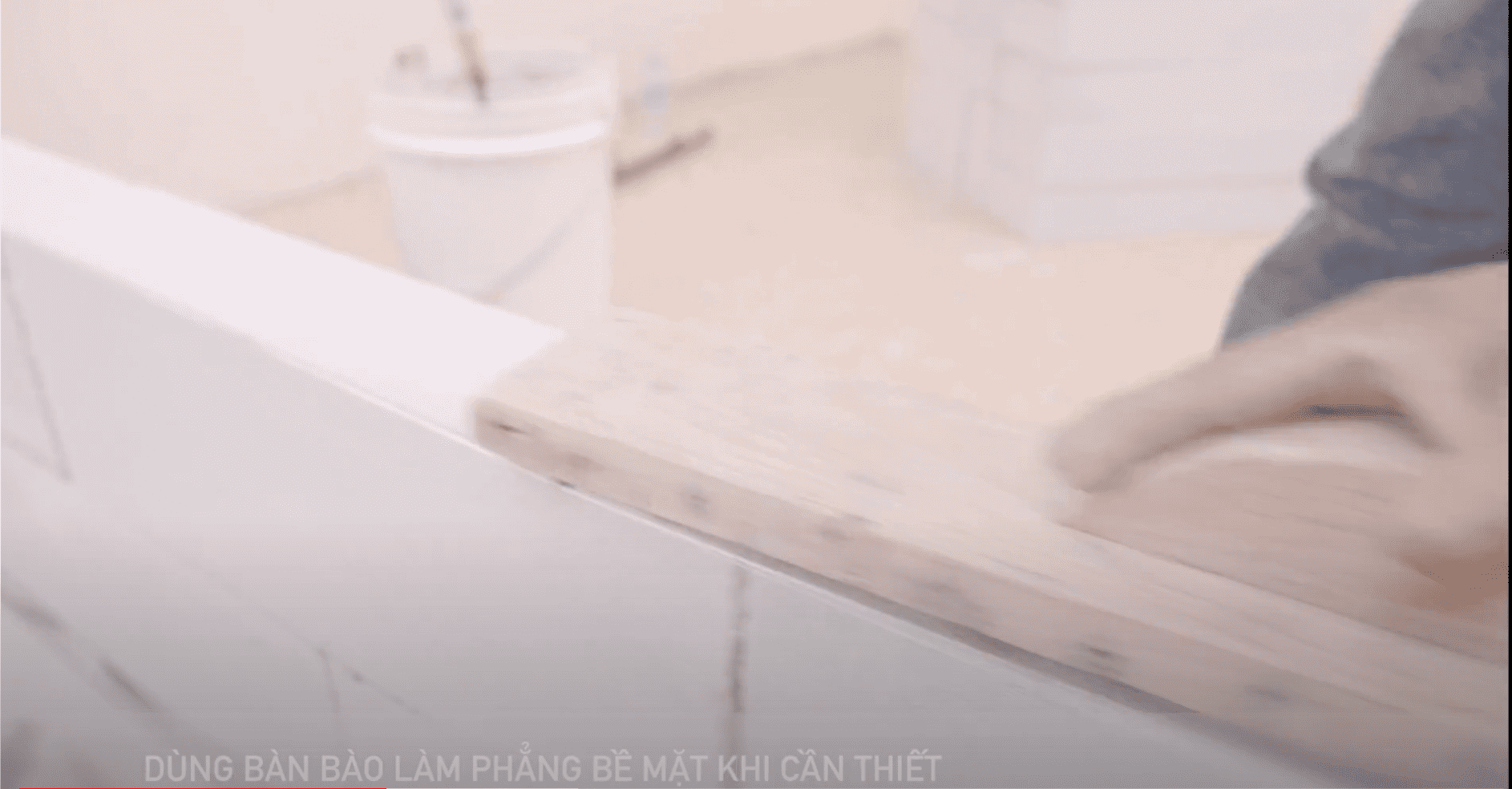 Làm phẳng mặt bằng mỗi khi cần thiết