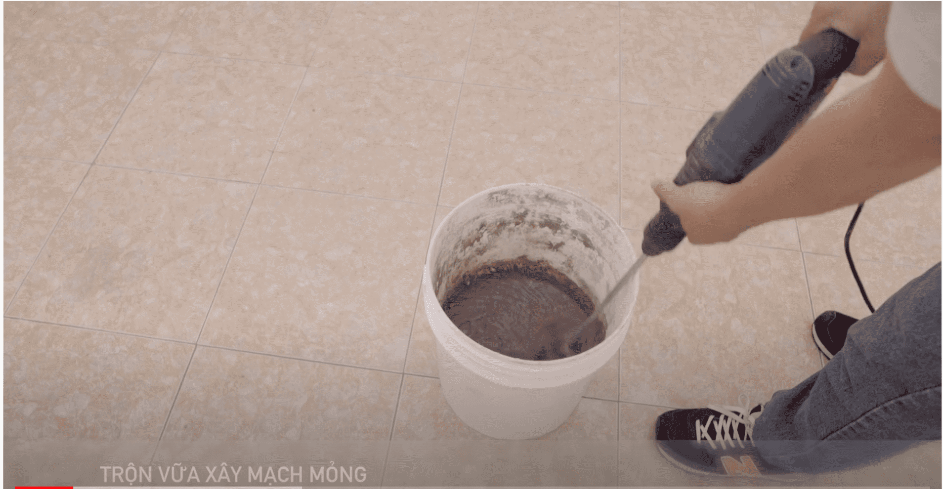 Trộn vữa xây mạch mỏng